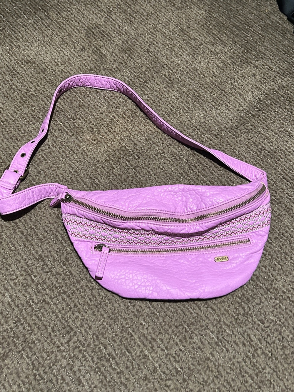 Lavender Crossbody Belt Bag with Gold Accent